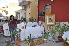 Santa Messa nel cortile Regina Pacis
