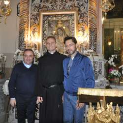 L'altare della Madonna